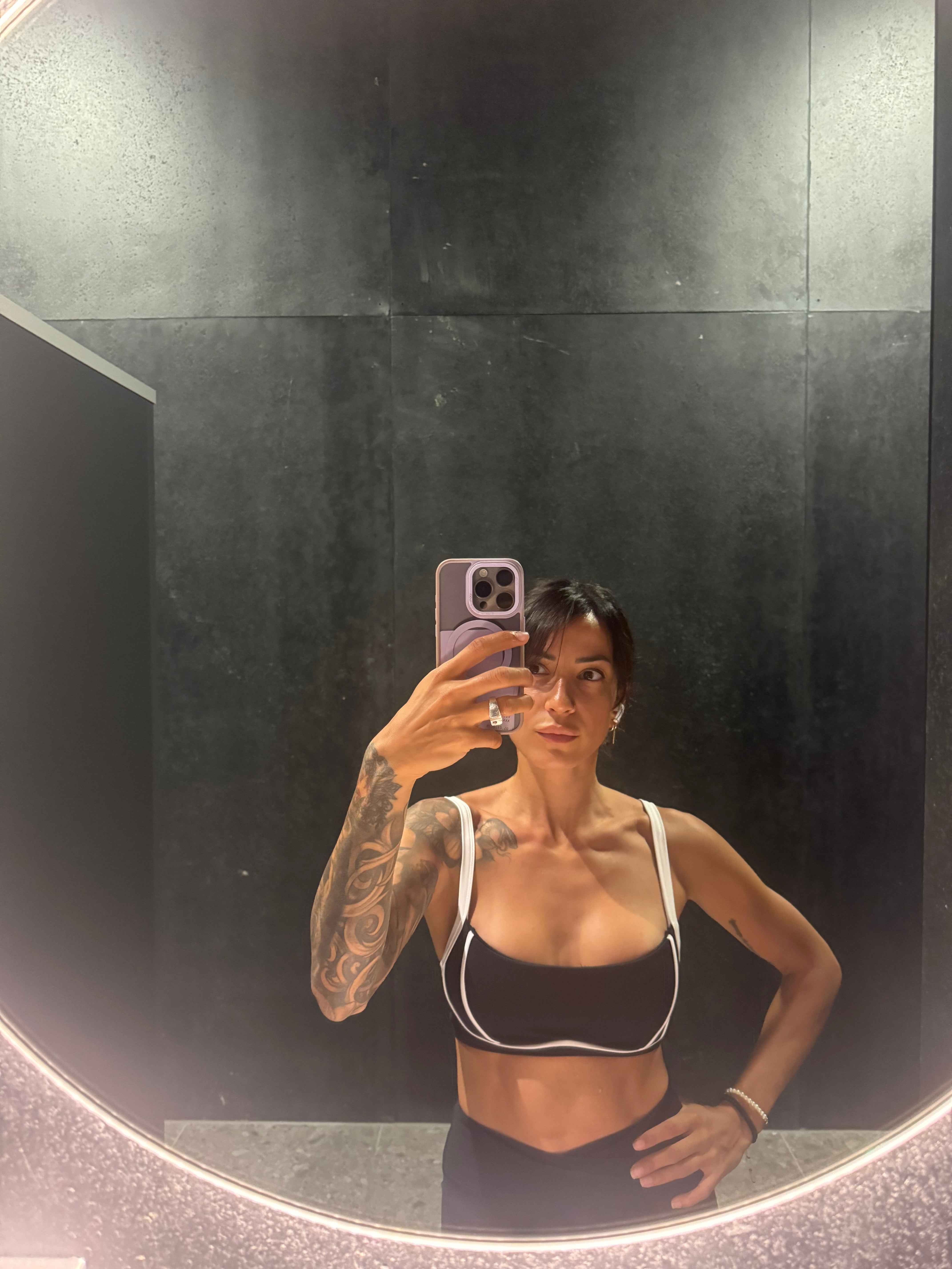 Elevate Sportbra - Black with White Lines