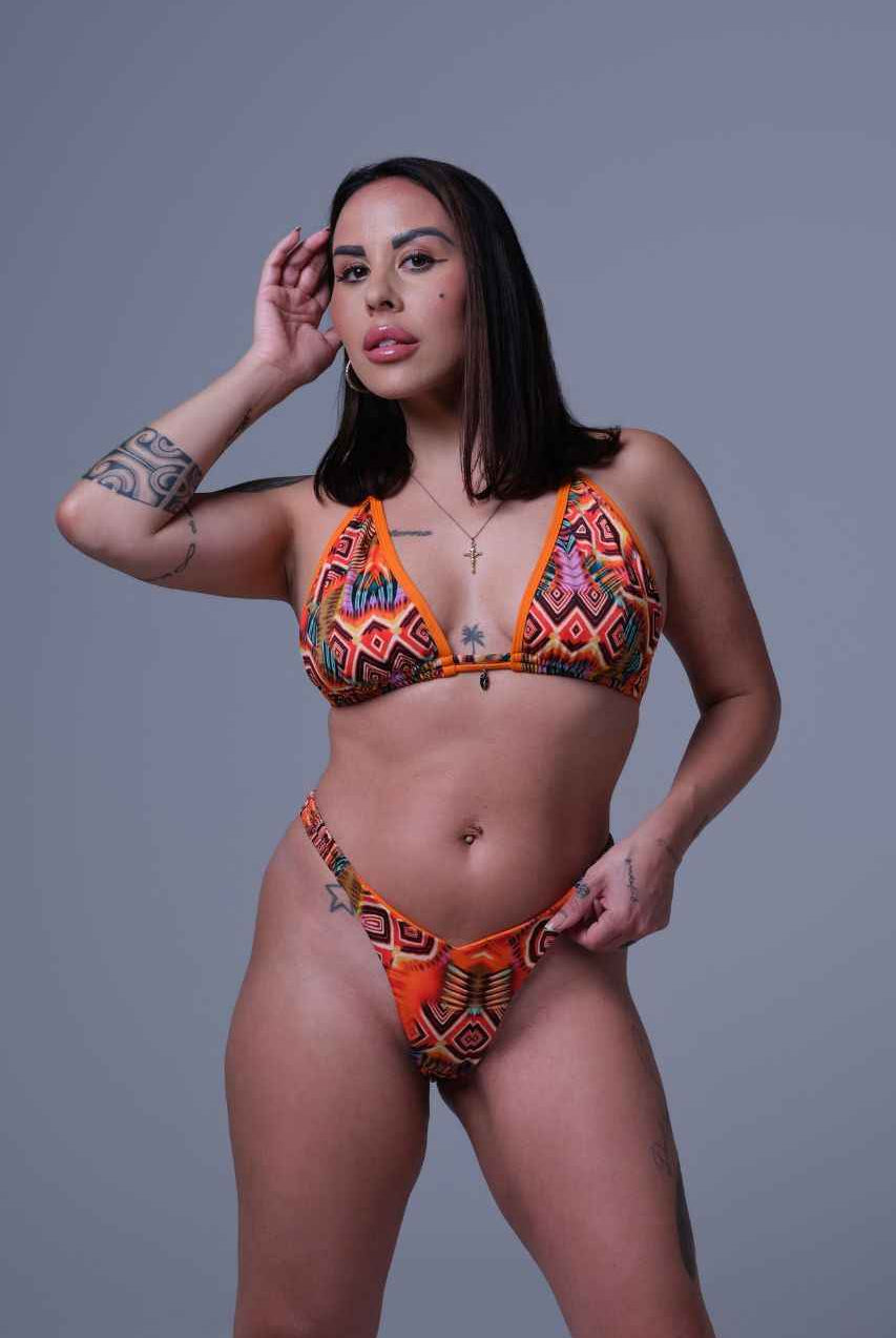 Eva Bikini Bottom, Twist