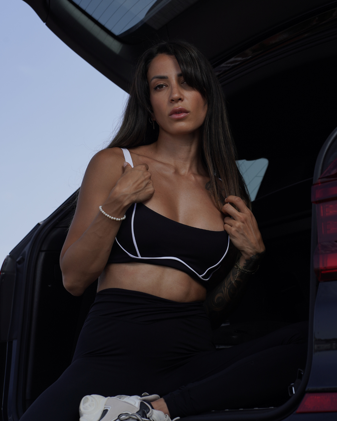 Elevate Sportbra - Black with White Lines - Nookini